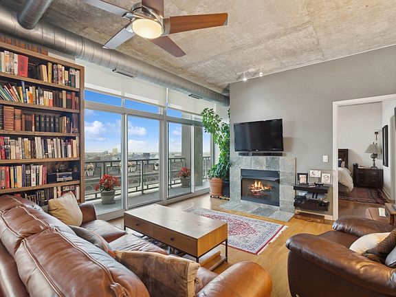 2nd image of 700 N Larrabee St APT 1215