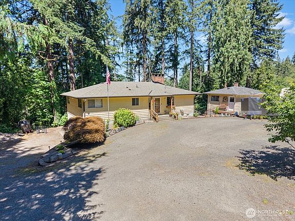 2nd image of 1125 Fish Pond Road