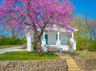 420 Hedgewood Dr, Chattanooga, TN 37405