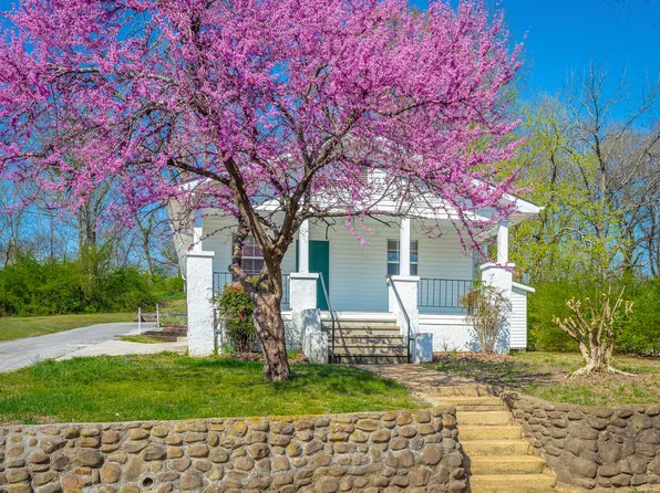 420 Hedgewood Dr, Chattanooga, TN 37405