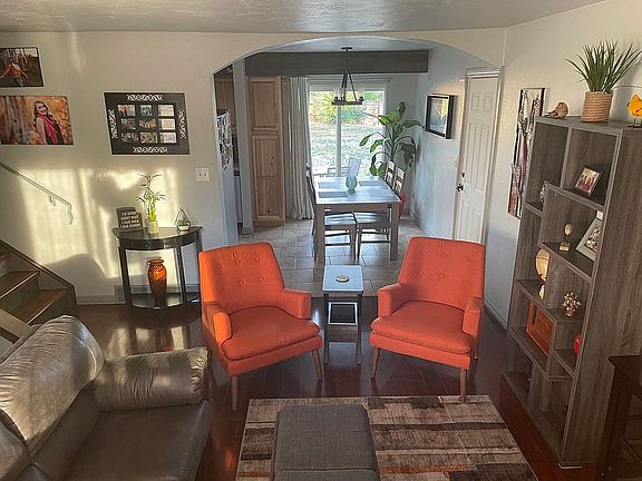5th image of 486 Anjou Dr