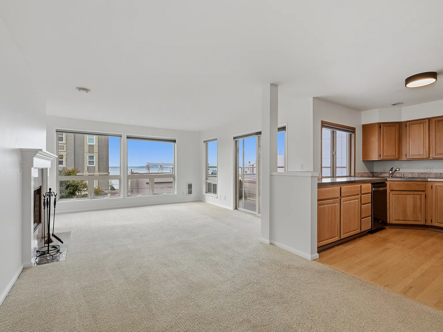 2 bed, 985 sqft, $2,995 — Photo 1