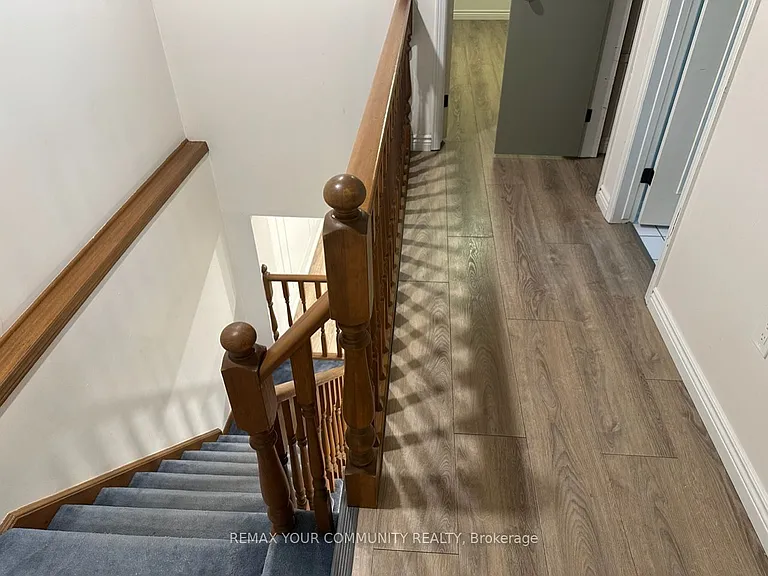 9 Buchanan Cres — Photo 17