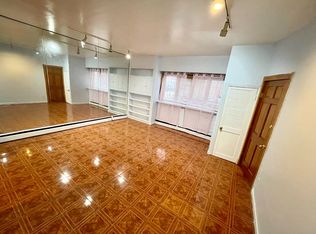 976 Sacket Ave #1F, Bronx, NY 10462