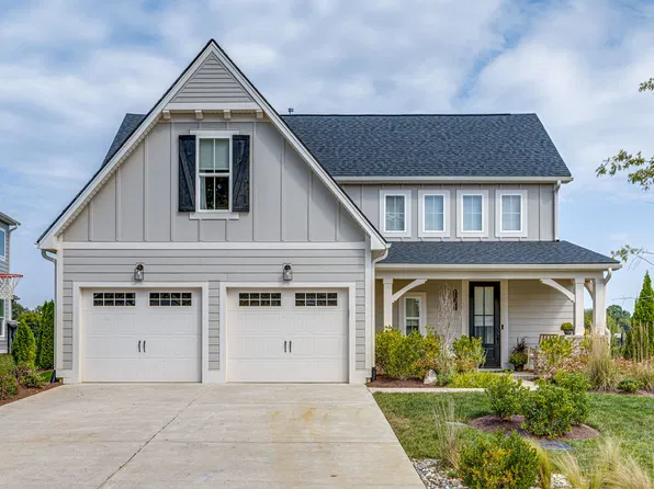 7542 Delancey Dr, College Grove, TN 37046