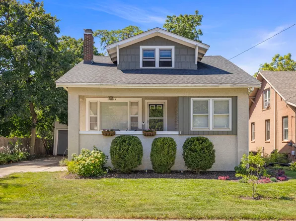 614 S West St, Wheaton, IL 60187