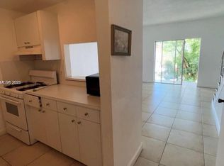 1305 W 53rd St APT 430, Hialeah, FL 33012