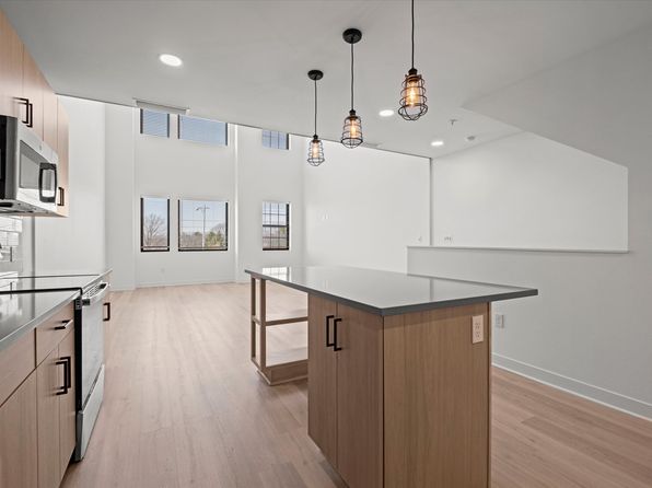 3009 N Oak Trafficway #14