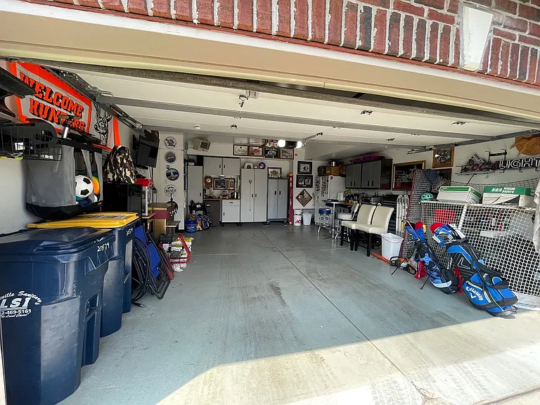 20579 Hampshire Way — Photo 9