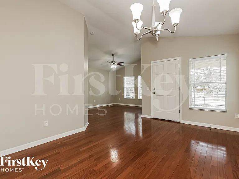 1736 W Pine St — Photo 8