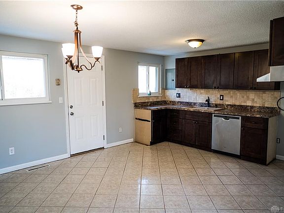 3rd image of 7124 Claybeck Dr