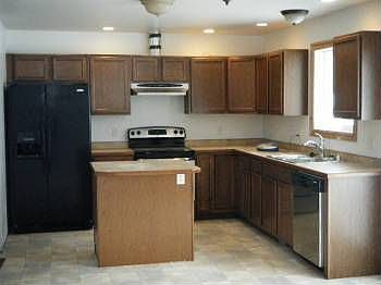 2nd image of 877 Cheyenne Ln
