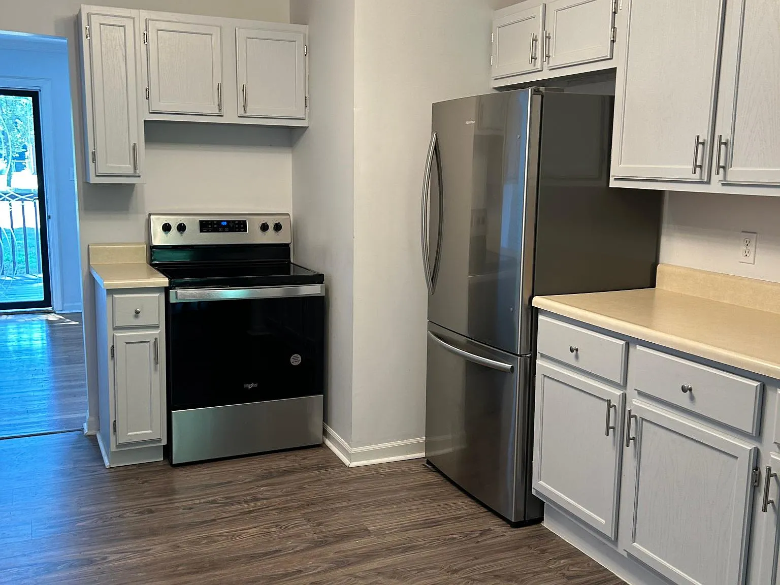 824 W Catalpa Dr — Photo 3