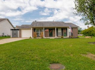 212 Woodland Lakes Dr, La Grange, KY 40031