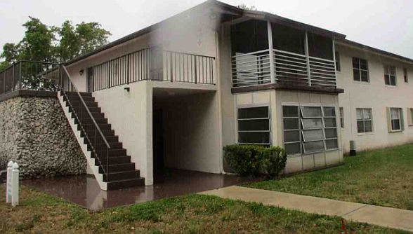 1st image of 345 W Laurel Dr APT 4M