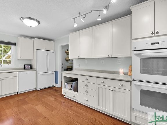 5th image of 216 N Edgewood Drive