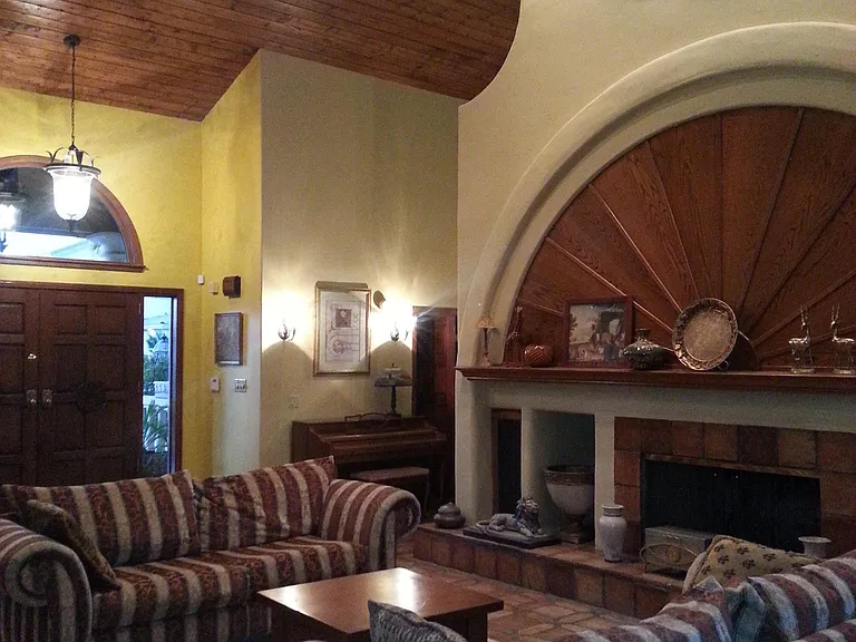2313 Wimbledon Dr — Photo 8