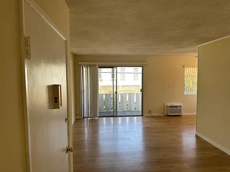 1481 Alvira St #4 — Photo 1