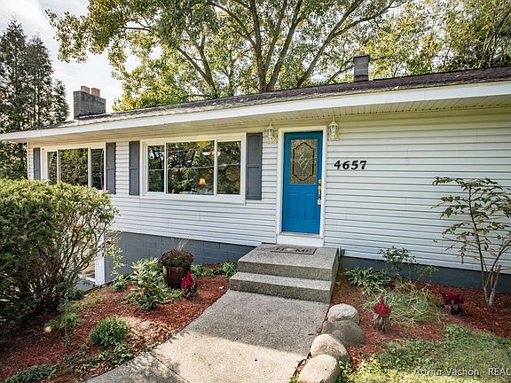 4th image of 4657 Wakefield Ave NE