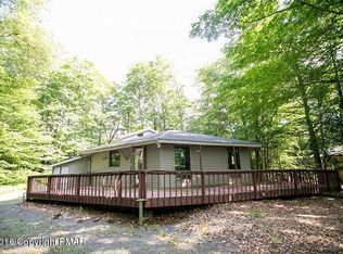 313 Big Bass Dr, Gouldsboro, PA 18424