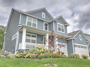 1466 Clover Preserve Ln, Chaska, MN 55318