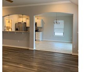 910 Silverthorn Dr, Centerton, AR 72719