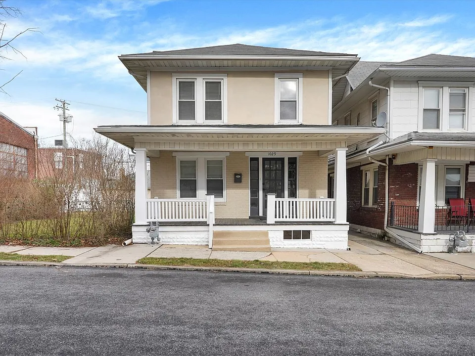 1029 W Locust St