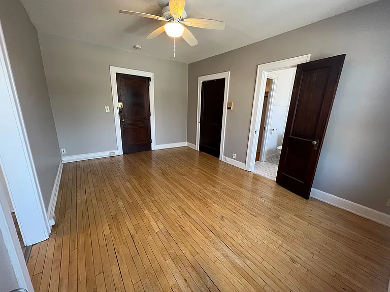 Stevens Square Apartments — Photo 49