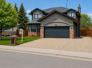 47 E Canterbury Ct SW, Calgary, AB T2W 6C2
