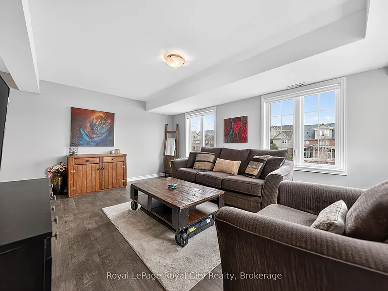 85 Mullin Dr #1B — Photo 6