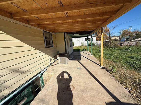 5th image of 500 Main St