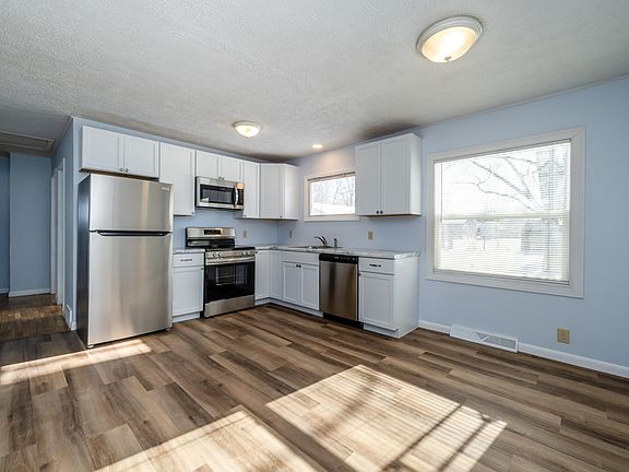 5th image of 414 Park Ave