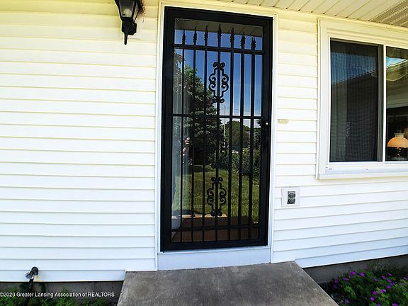 4th image of 1099 W Kinsel Hwy