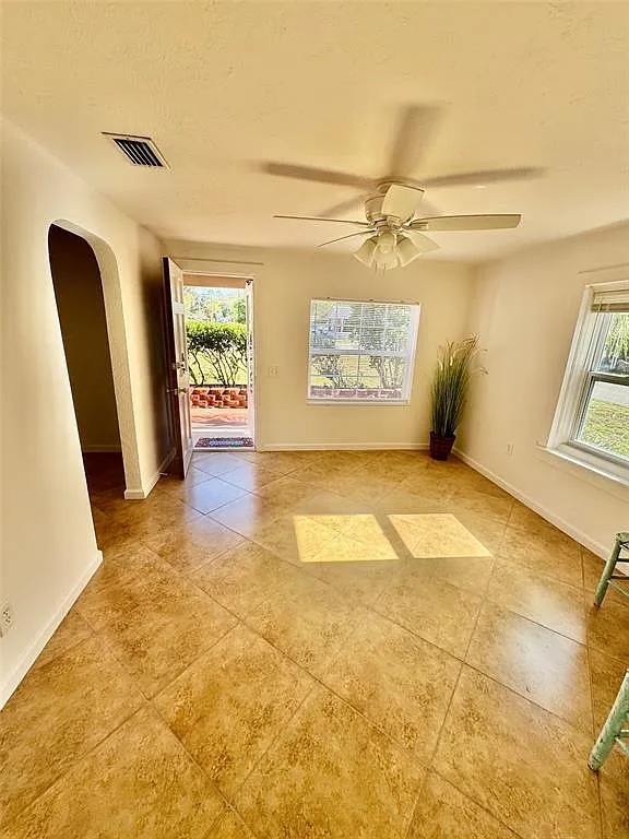 1 bed, 1.0 bath, 950 sqft, $1,395 — Photo 4