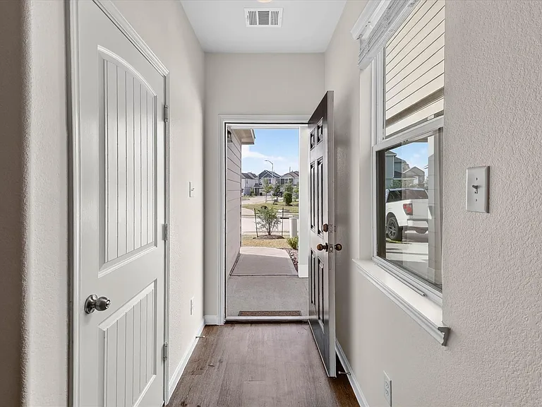 24839 Goldoni Dr — Photo 4