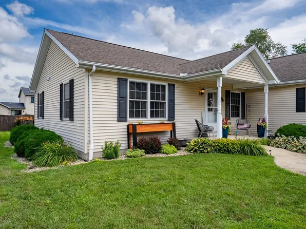 503 W Randolph St #D, Heyworth, IL 61745