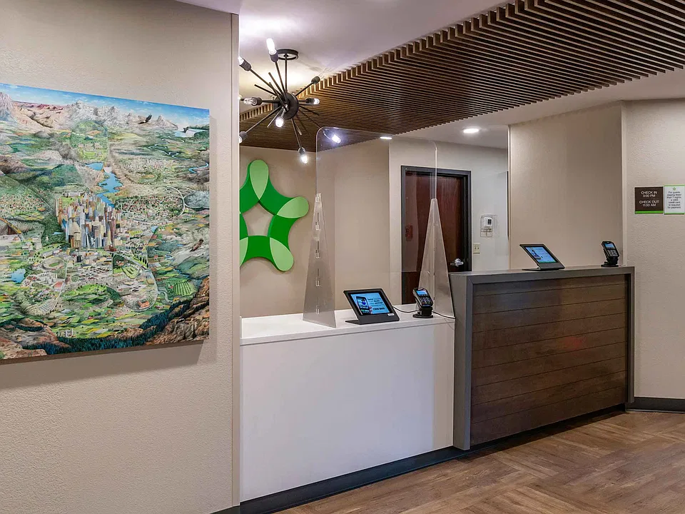 Lobby and Guest Check-in