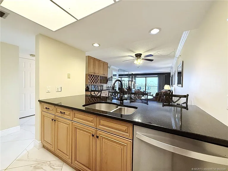 40 NE Plantation Rd #304 — Photo 10