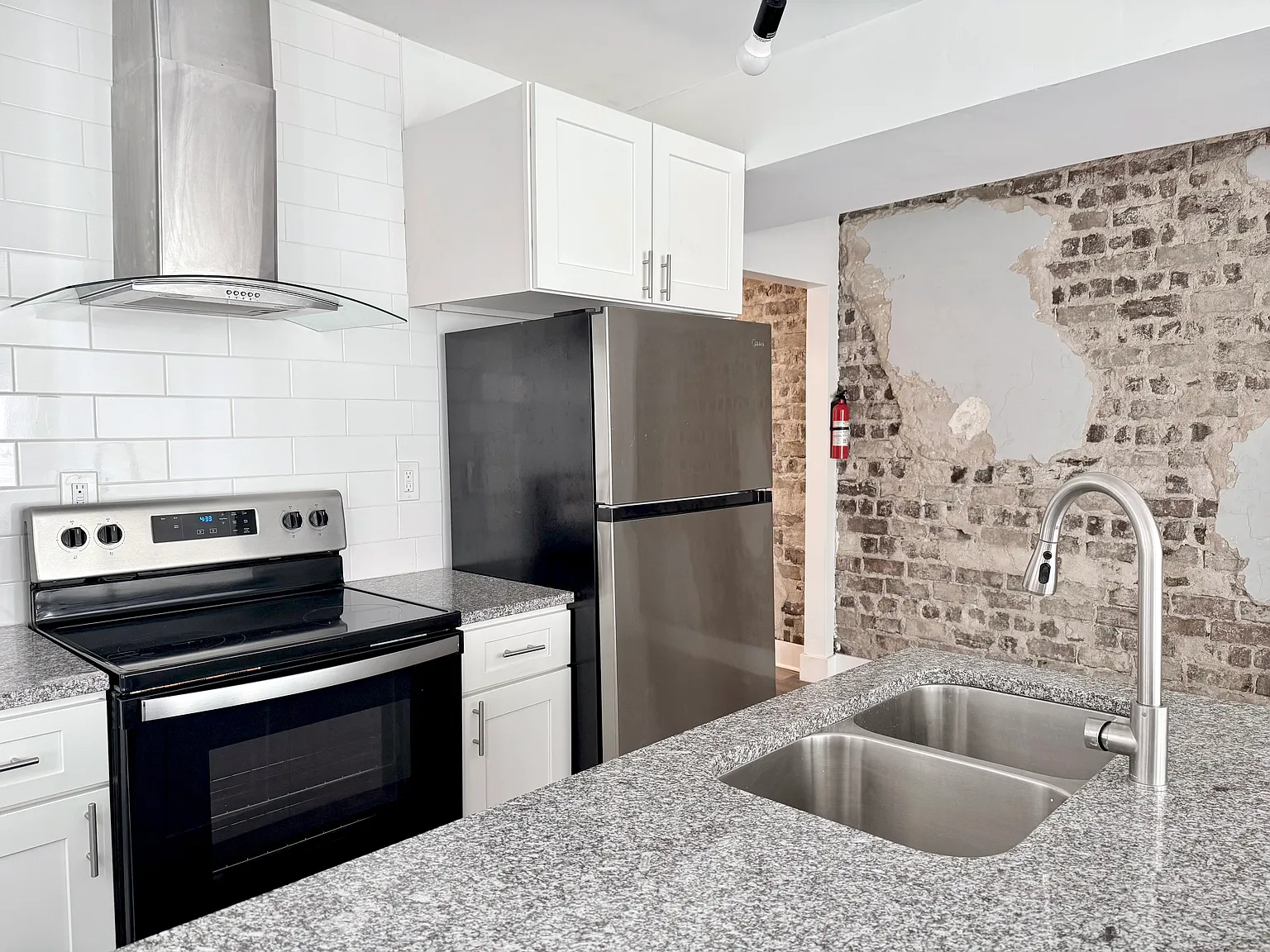 2 bed, 1100 sqft, $1,500 — Photo 4