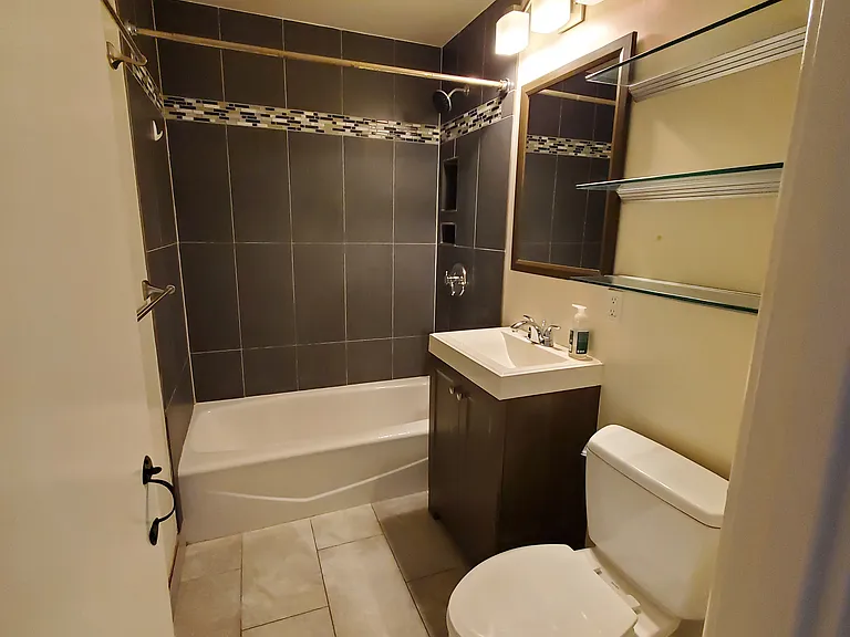 311 W Montecito Ave — Photo 8