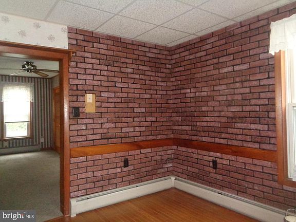 5th image of 4 Waterfront St