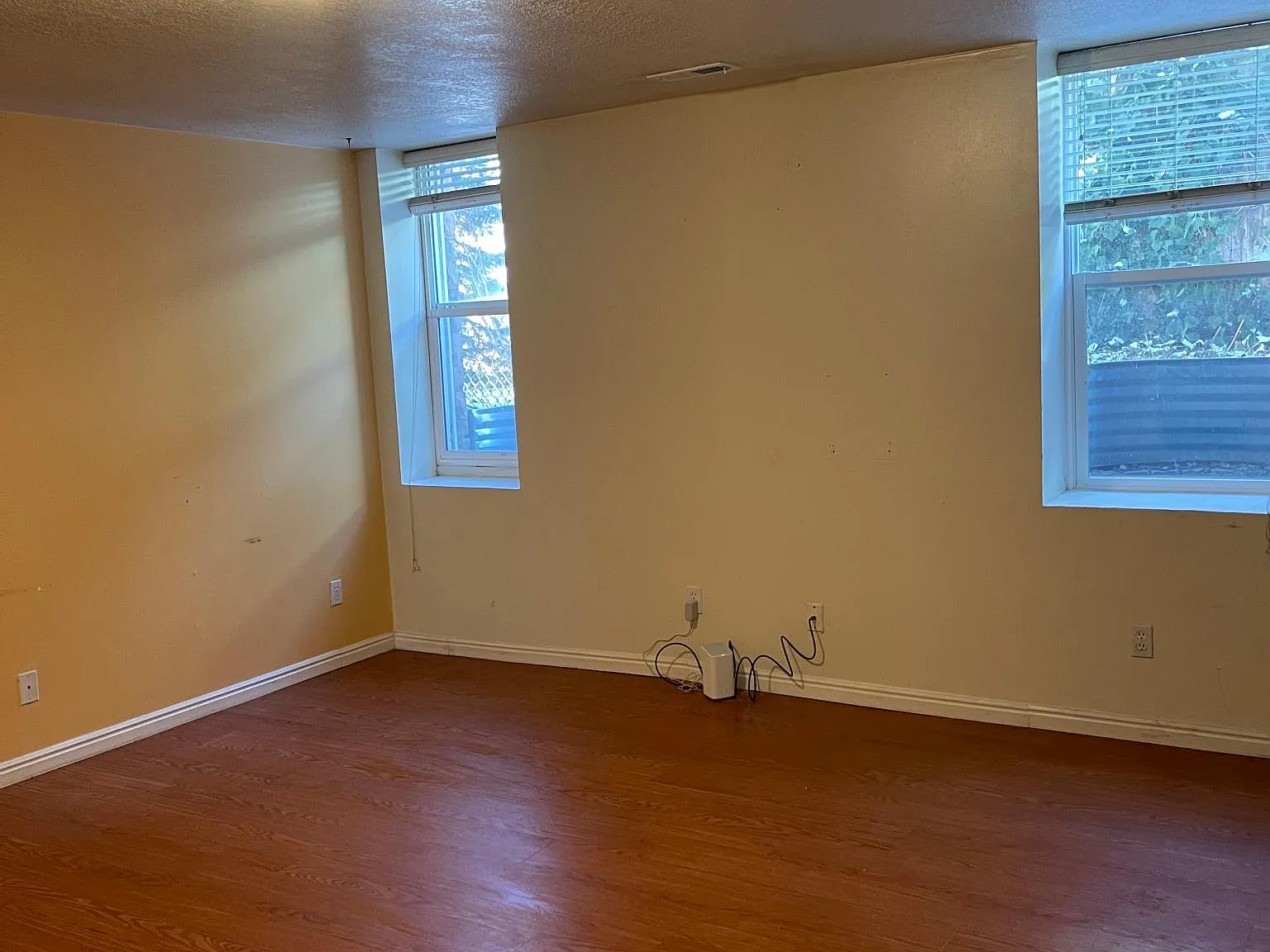 2 bed, 930 sqft, $1,950 — Photo 2