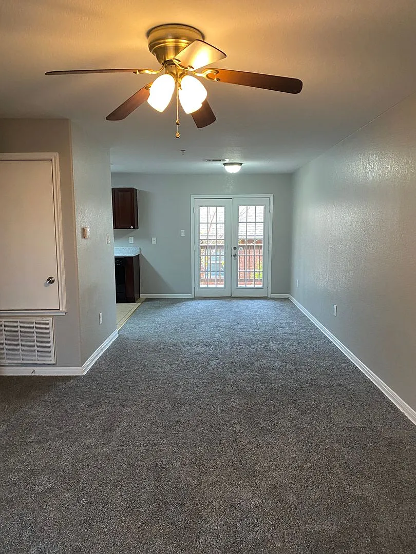 The Village At Judson | Large Modern 3x2 Near Live Oak — Photo 2