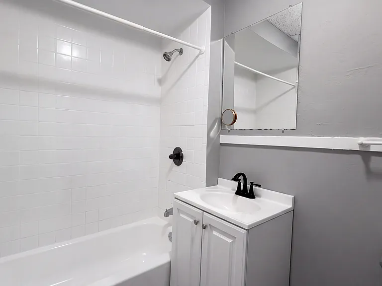 5801 Toledo St — Photo 8