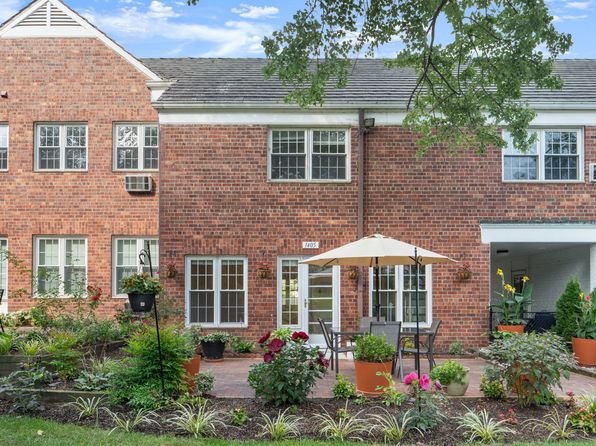 1405 Martha Custis Dr