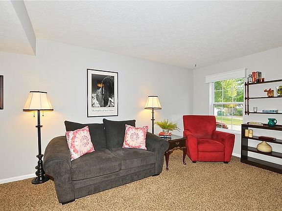 5th image of 3319 Redbud Ct