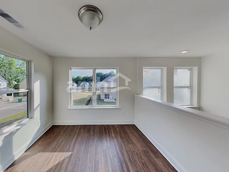 5070 Hudson Valley Dr — Photo 8