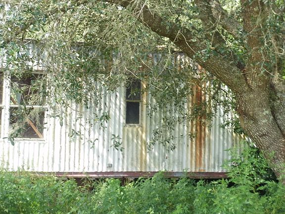 4th image of 42017 Dogwood Ave