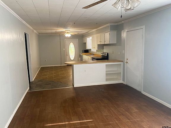 2nd image of 204 Garner Ln