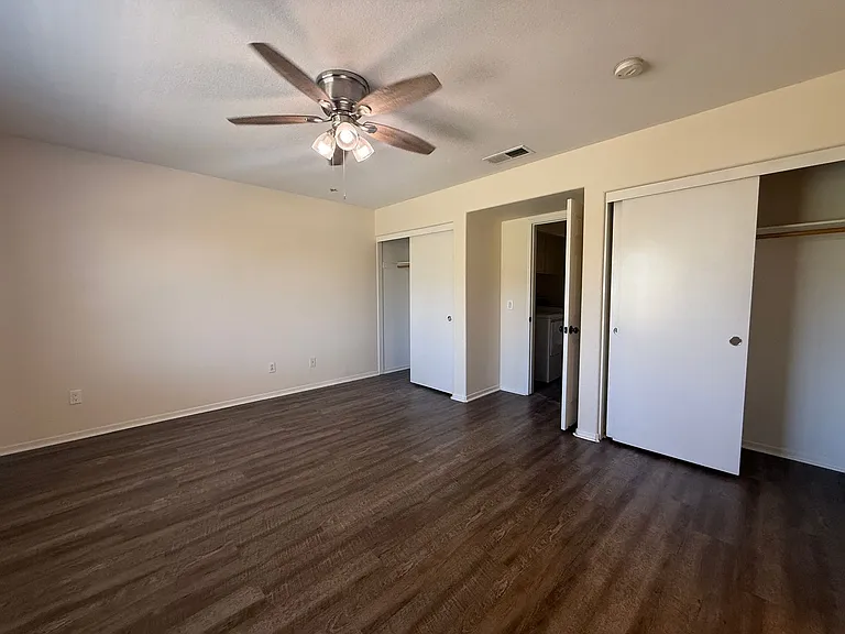 1357 Burgundy Dr — Photo 33